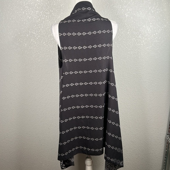 Boho Tribal Print Black & White Open Sleeveless Cardigan Size Medium - Picture 5 of 5